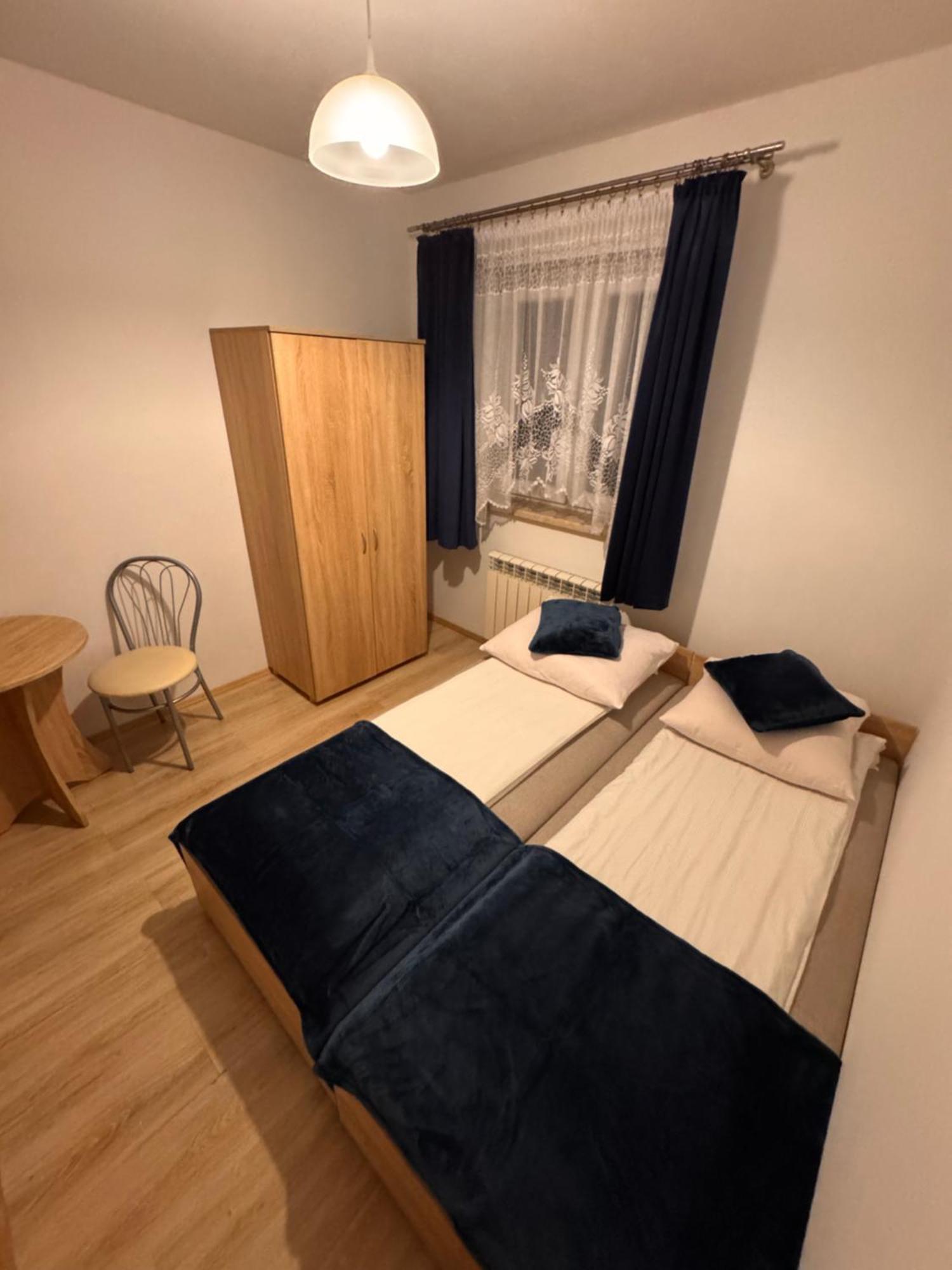 Wynajem Pokoi Stachon Apartment โปโรนิน ภายนอก รูปภาพ