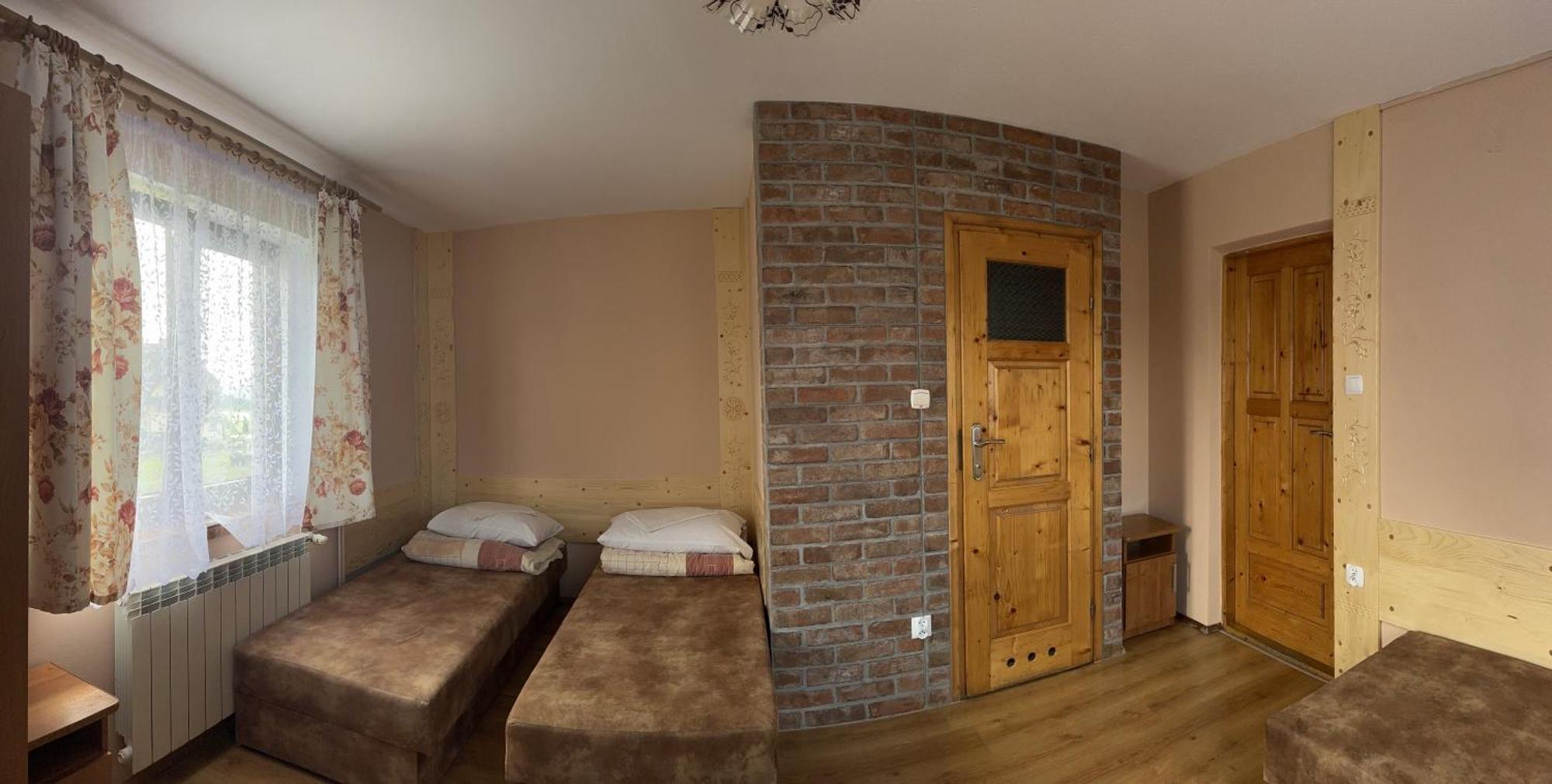 Wynajem Pokoi Stachon Apartment โปโรนิน ภายนอก รูปภาพ